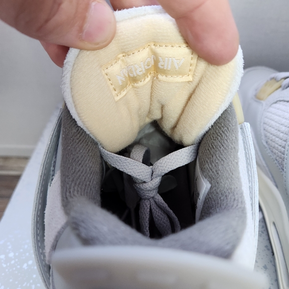 Nike Air Jordan 4 Retro SE Craft Photon Dust - Picture 4 of 9